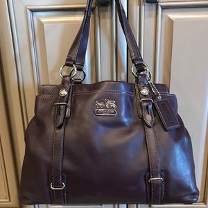 ♦️SOLD♦️Coach ‘Carry All’ Satchel